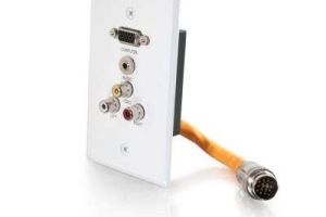 RapidRun Single Gang Integrated VGA (HD15) + 3.5mm +Triple RCA Wall Plate - White | C2G 60030
